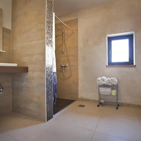 In With Balcony, Air Conditioning, Wifi, Washing Machine 4982-1 Funtana