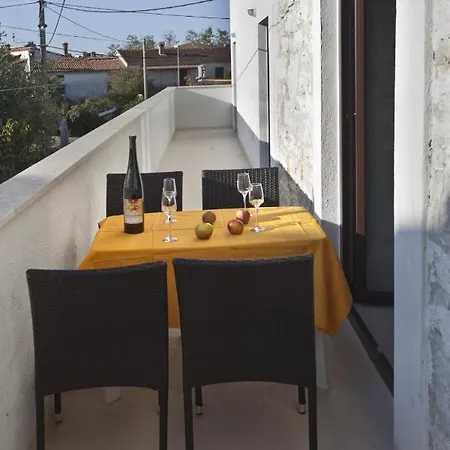 In With Balcony, Air Conditioning, Wifi, Washing Machine 4982-1