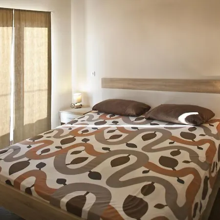 In With Balcony, Air Conditioning, Wifi, Washing Machine 4982-1 *